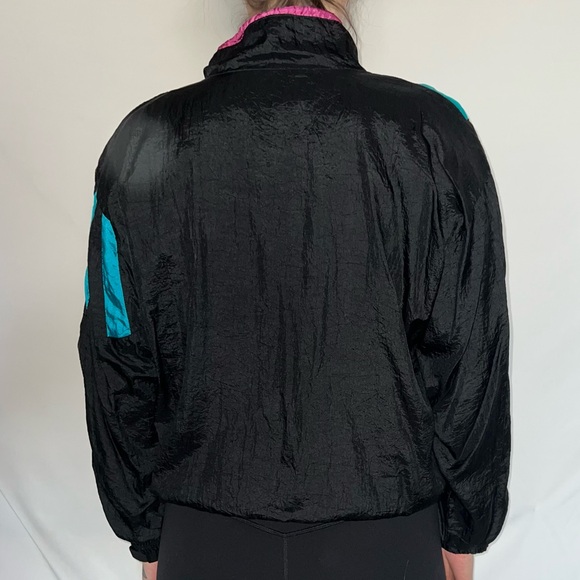 Vintage Wind Breaker - Picture 2 of 5